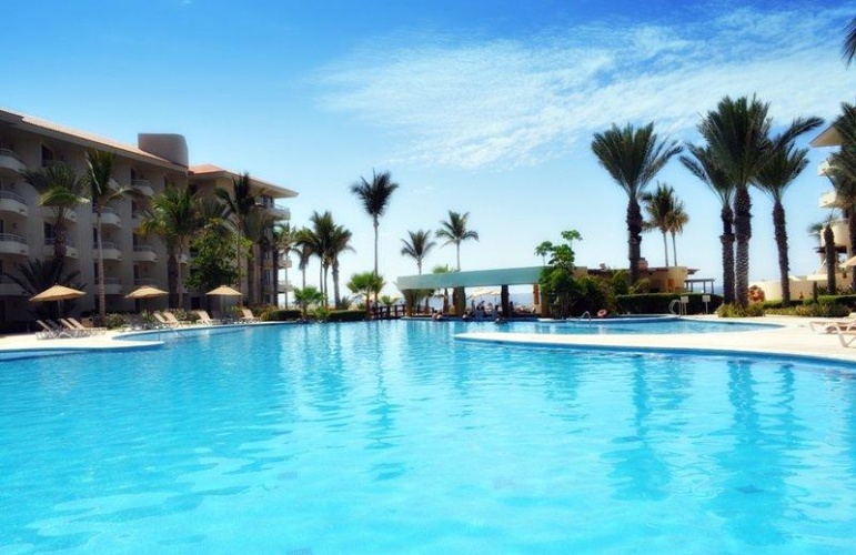 Premium Level Double Suite beachfront