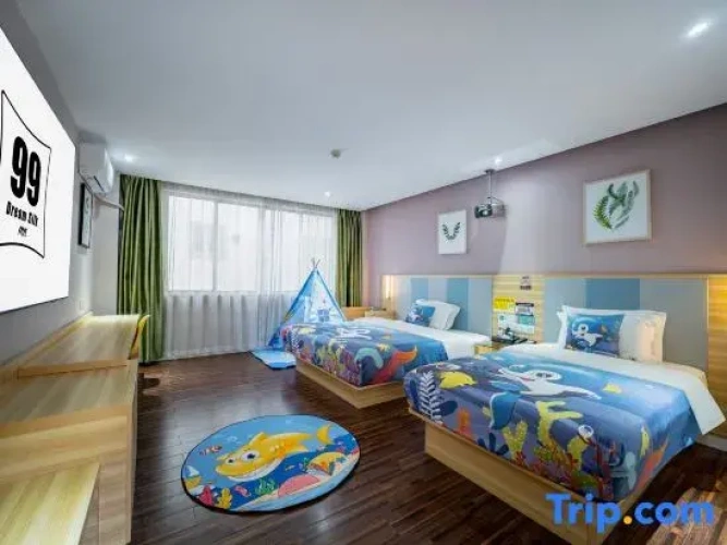 Standard Twin Family room