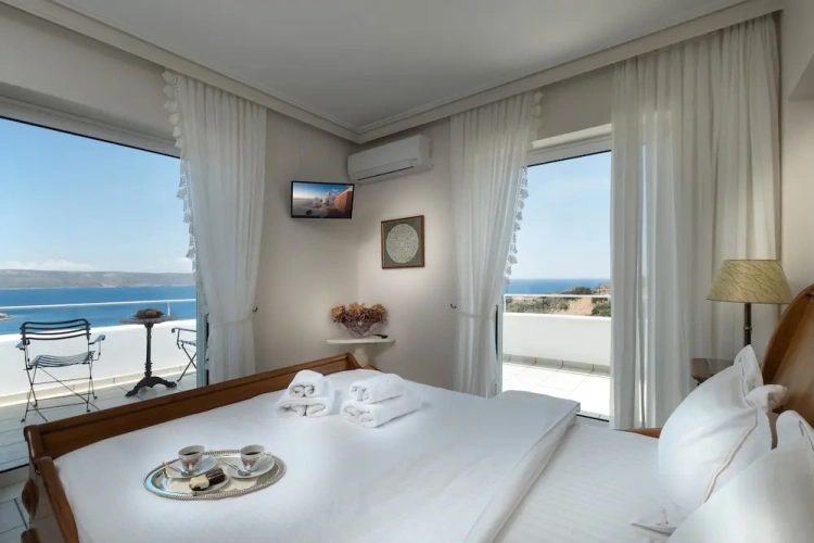 Villa with balcony and with sea view