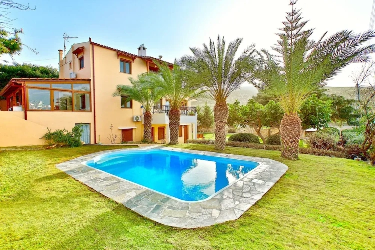 5 Bedrooms Sextuple Family Villa