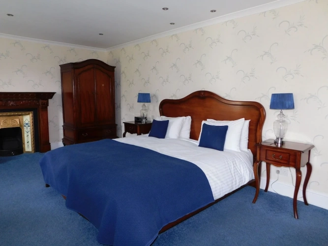 Premier room