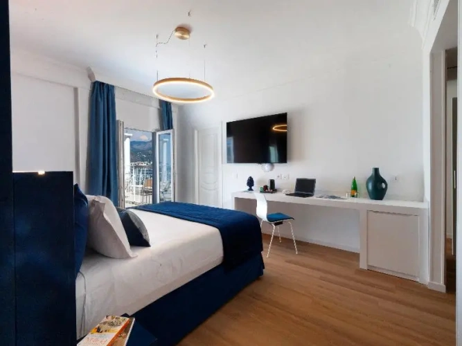 Suite with balcony and with sea view