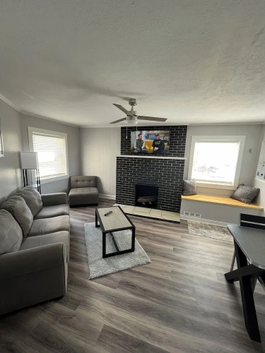 1 Bedroom Cottage with lake view