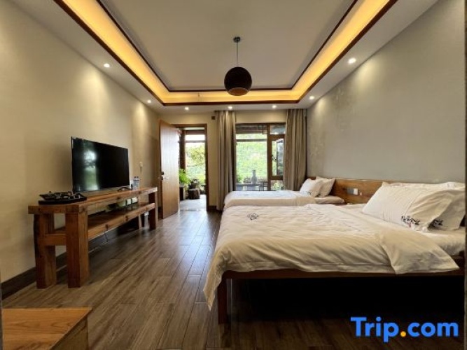 Standard room with lake view