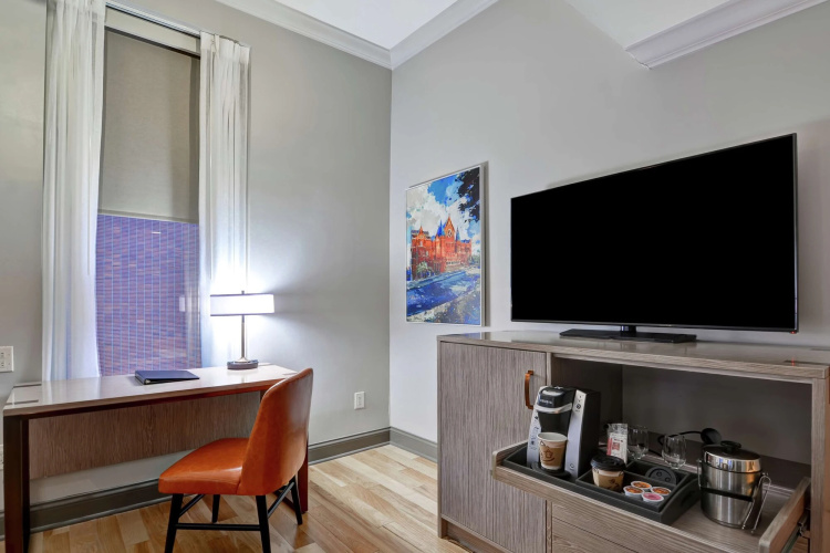 The Cincinnatian Hotel Curio Collection by Hilton