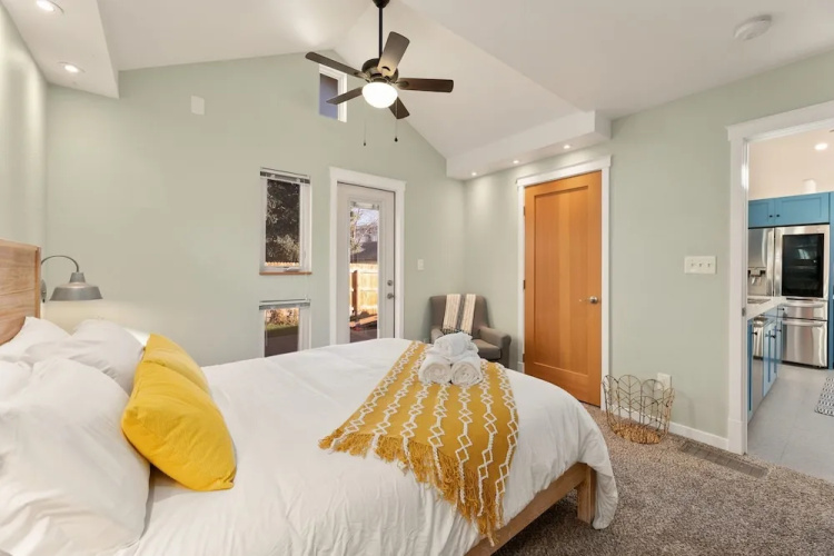 Vibrant Downtown Bungalow – Walk Everywhere!