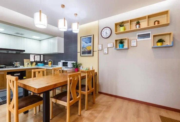 3 Bedrooms Apartment