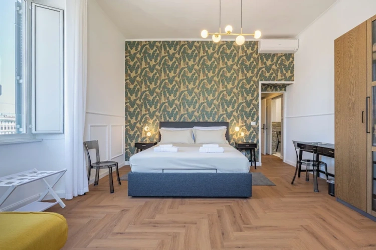 Standard Triple room with city view