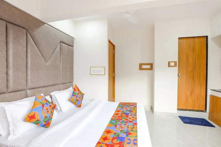 Fabhotel Crystal I