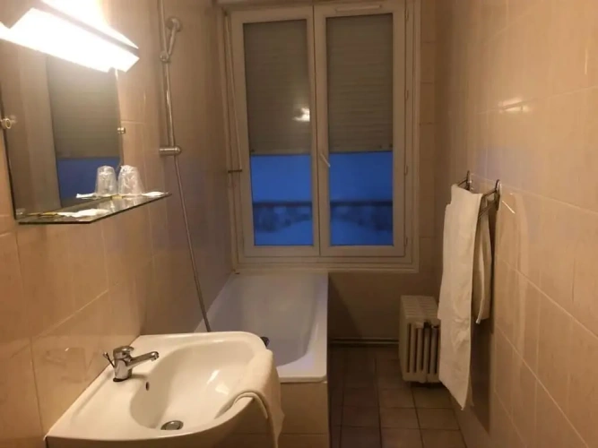 Standard Triple room