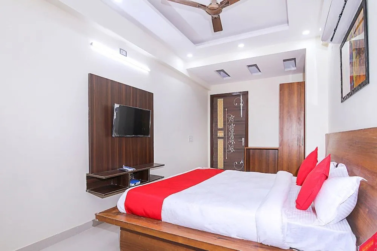 OYO 16953 The Grace Residency