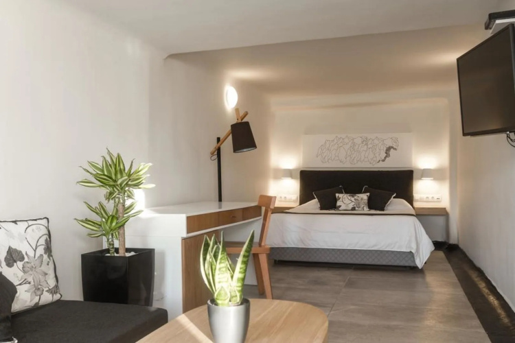 Amaze Suites