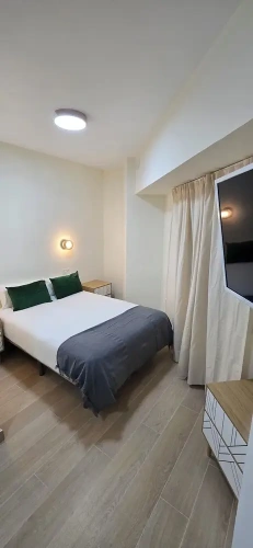 Standard Triple room with city view