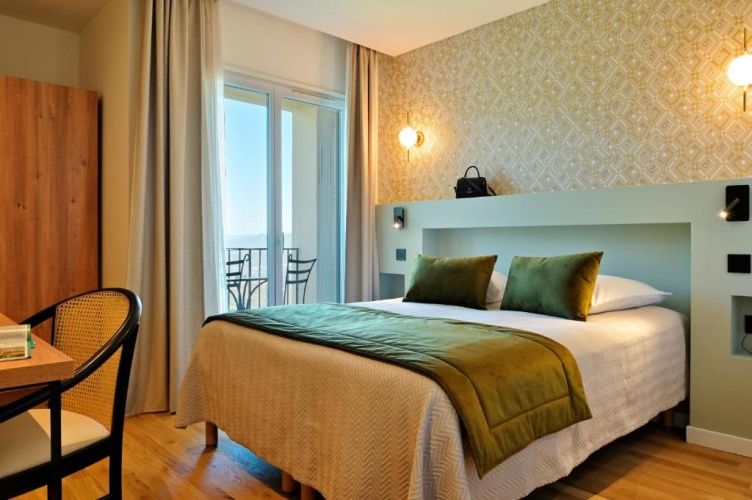 Deluxe Double room with balcony and with sea view