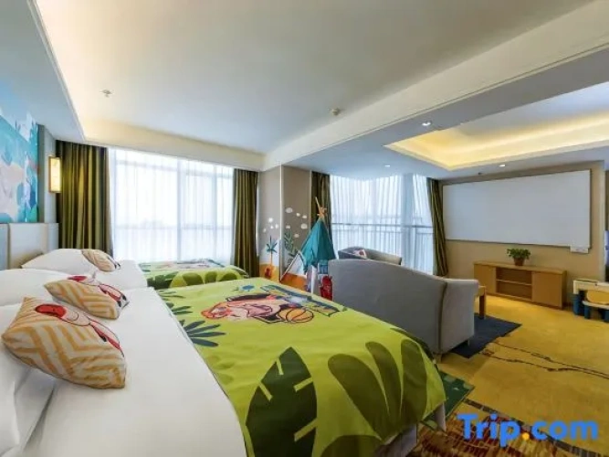 Standard Twin room with view