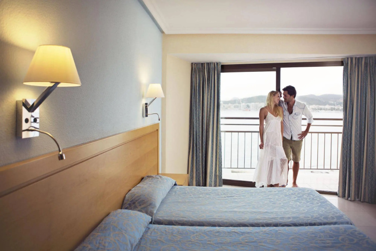 Hotel Vibra Sestanyol photo 32