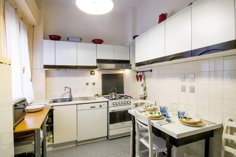 3 Bedrooms Apartment