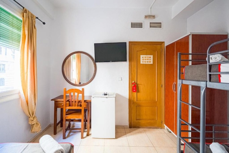 Triple room