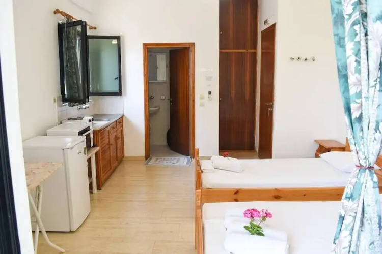 Lemon studio with garden close to beach