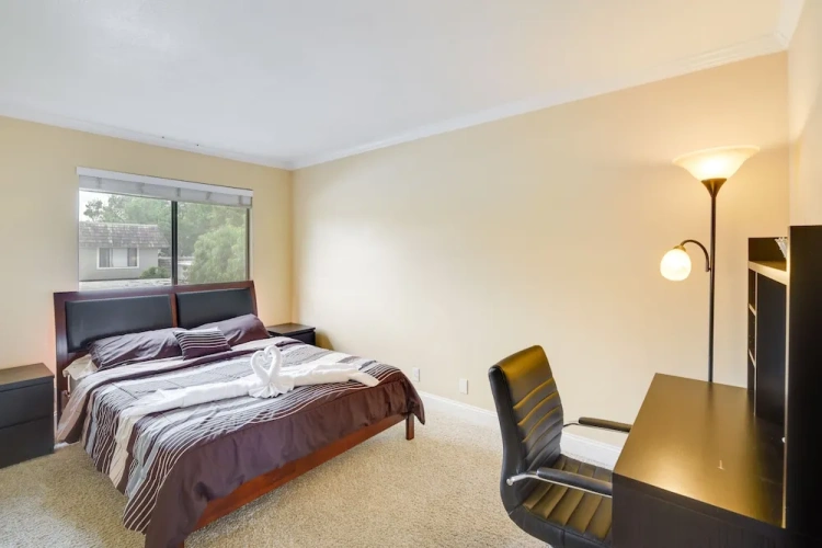 3 Bedrooms Apartment