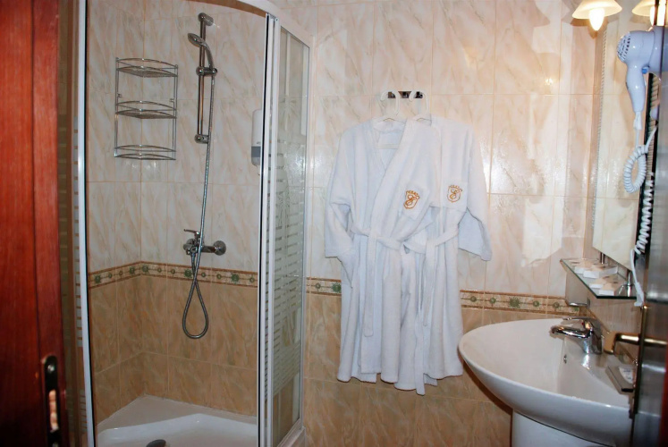 Elegant Lodge Hotel