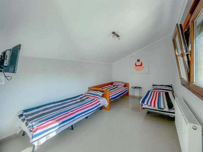 3 Bedrooms Apartment
