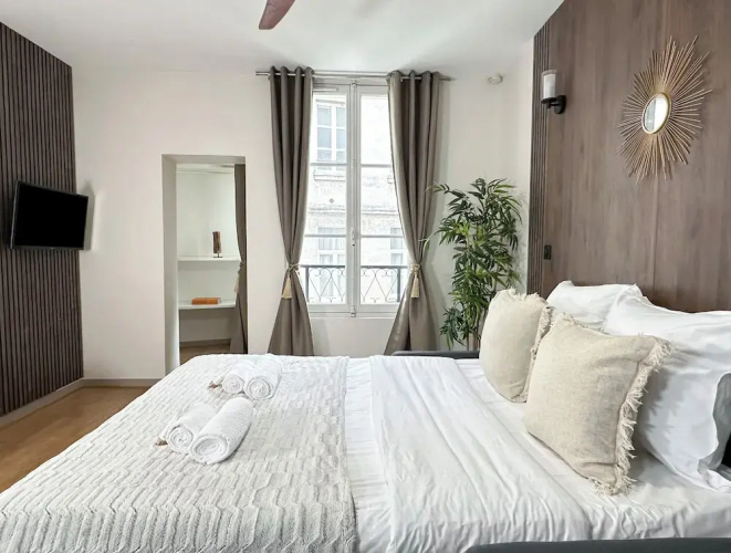1608 Saint-Honoré