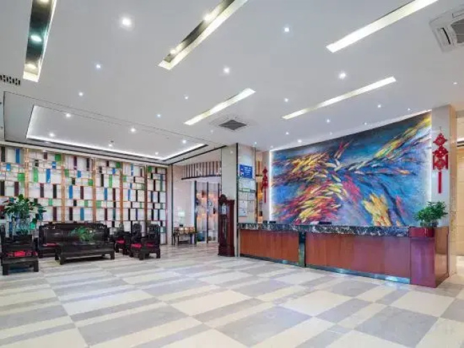 Huaying Wanrun Hotel