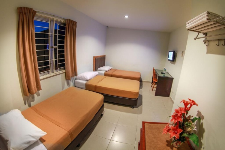 Standard Triple room