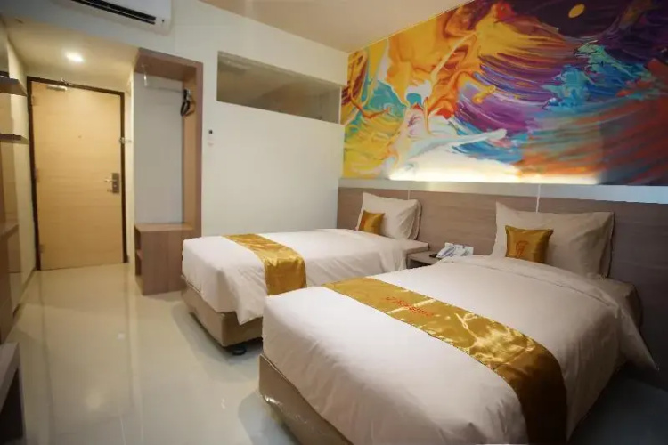 Triizz Hotel