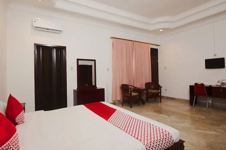 OYO 552 Raz House