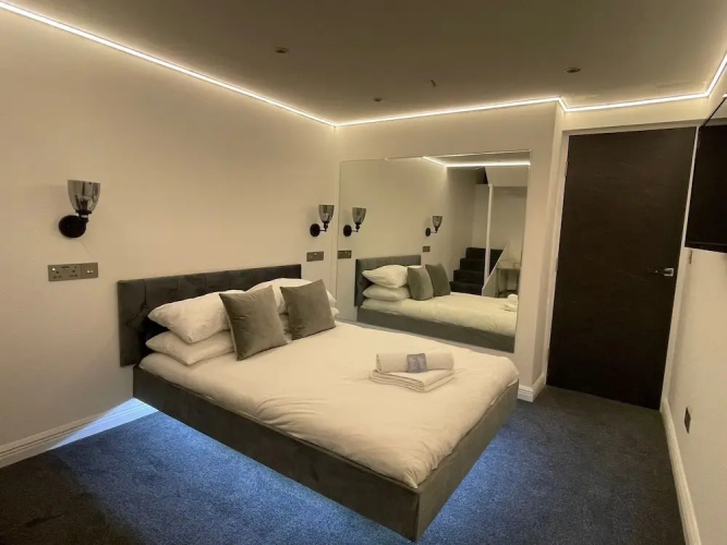 2bedroom Apartment With Steam Room