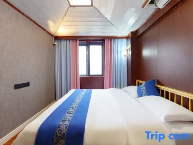 2 Bedrooms Suite