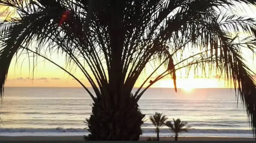 Seaview Balcony - 3 Bedroom Apartment Sleeps 6