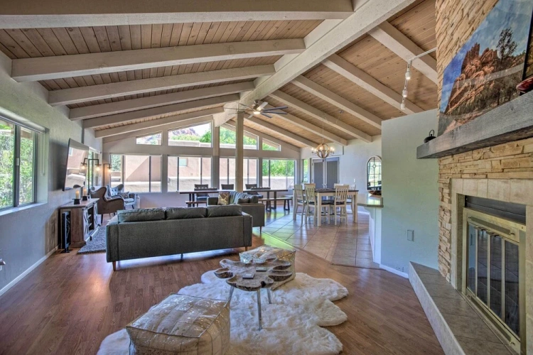 6 Bedrooms Cottage with balcony