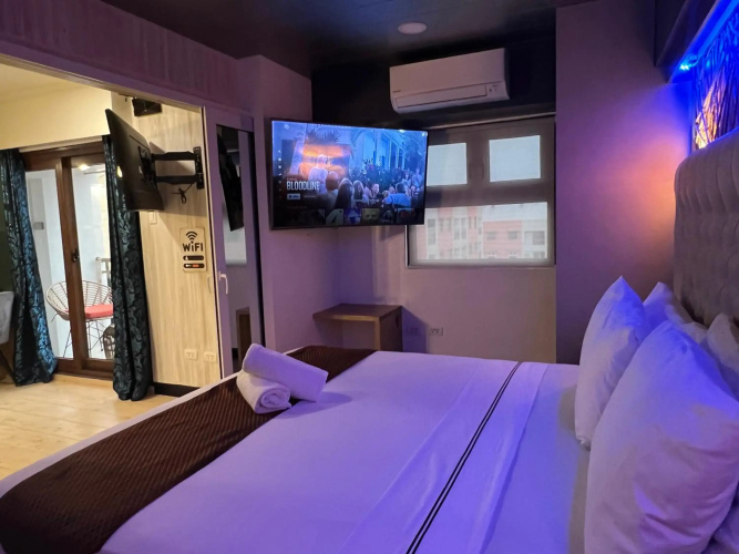 CLOCKWORKORANGE Luxury Suites