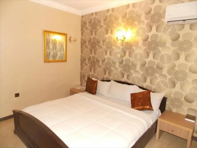 Savannah Suites