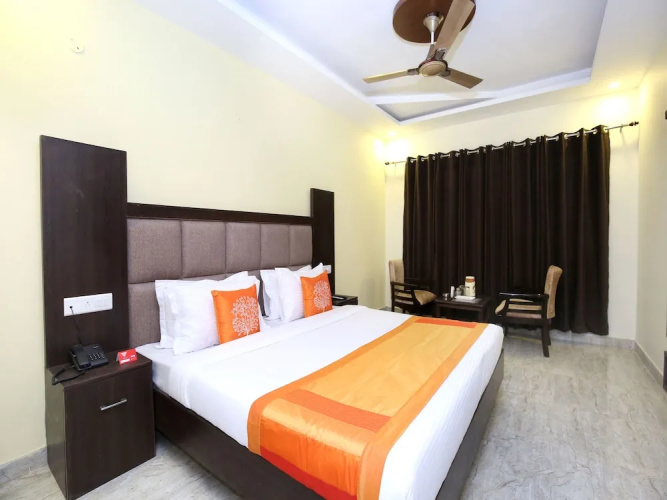OYO 322 Hotel Royal