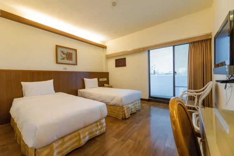Standard Double room with city view