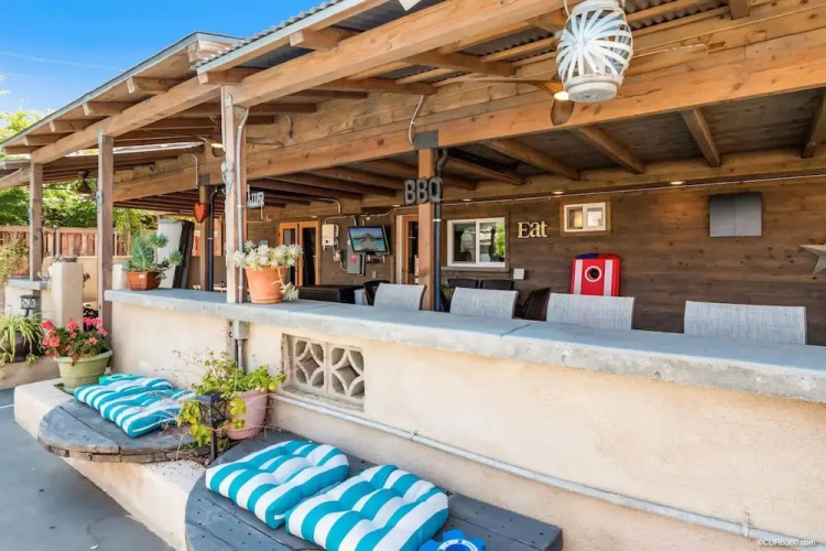 So Cal Charmer Oversized Heated Pool Hot Tub