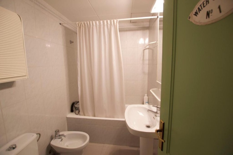 3 Bedrooms Apartment