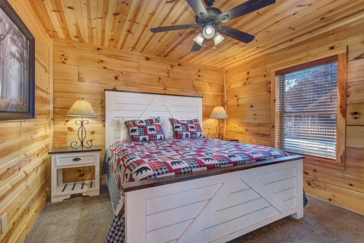 Chilling Bear Lodge