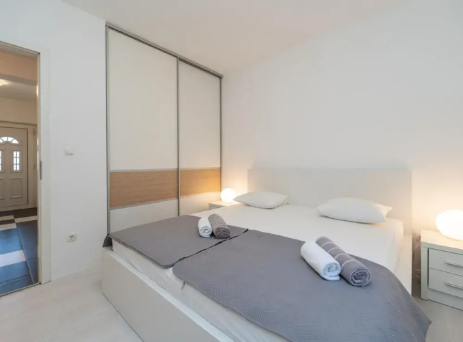 Villa S