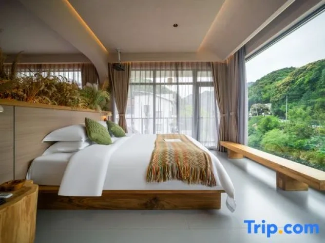 Luxury Family Suite with balcony