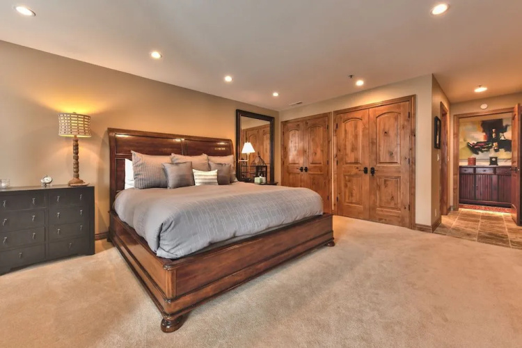Deer Valley Stonebridge 12