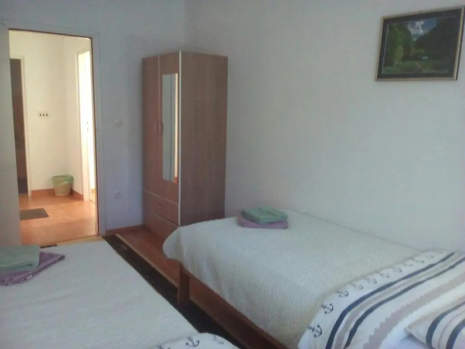Apartment Jezerce 71
