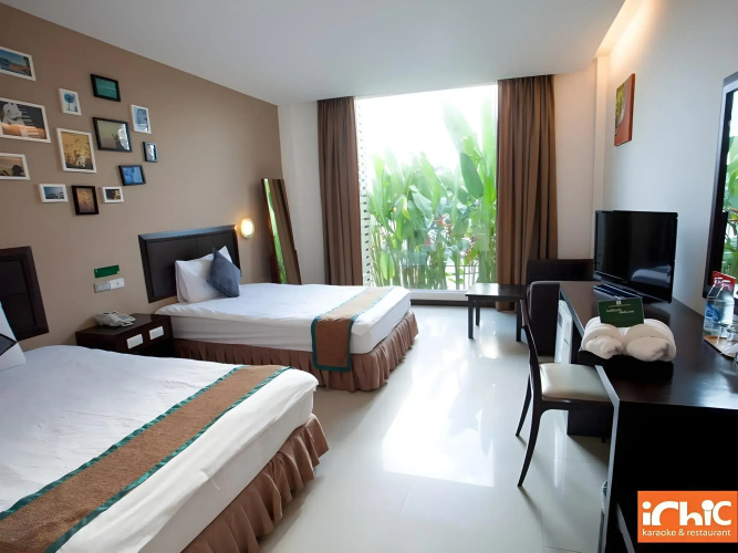 I Hotel