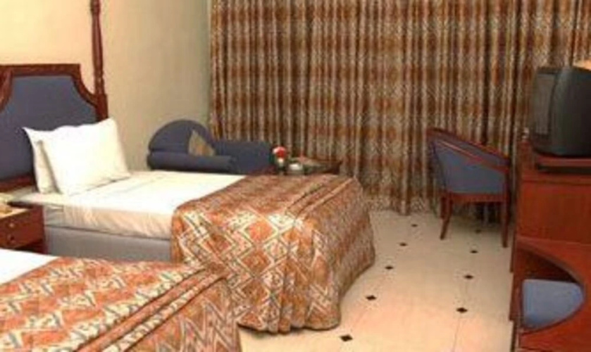 Hotel Baseraa