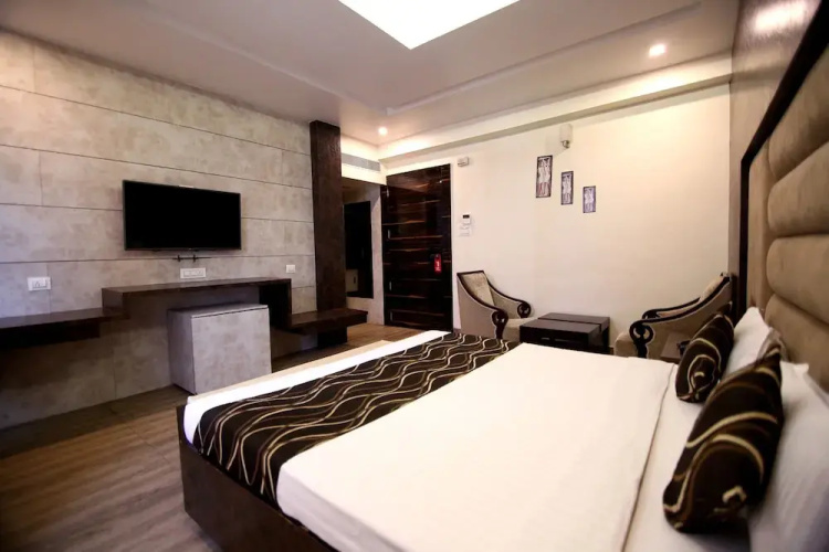 OYO 4779 Hotel Vansh Palace