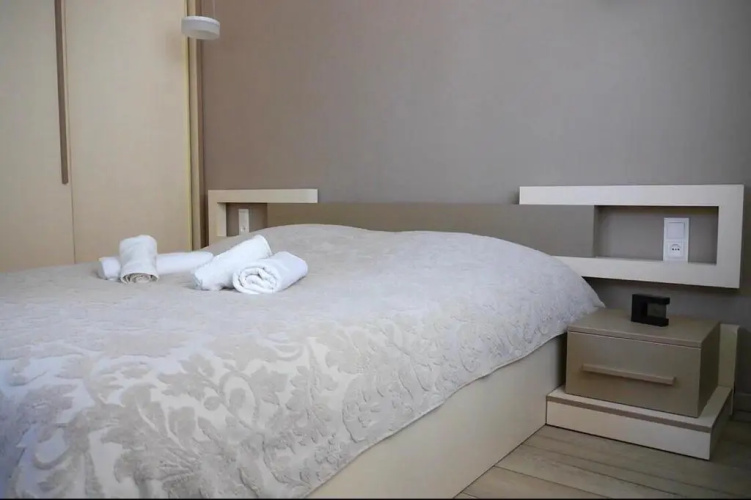 apartment pirosmani18